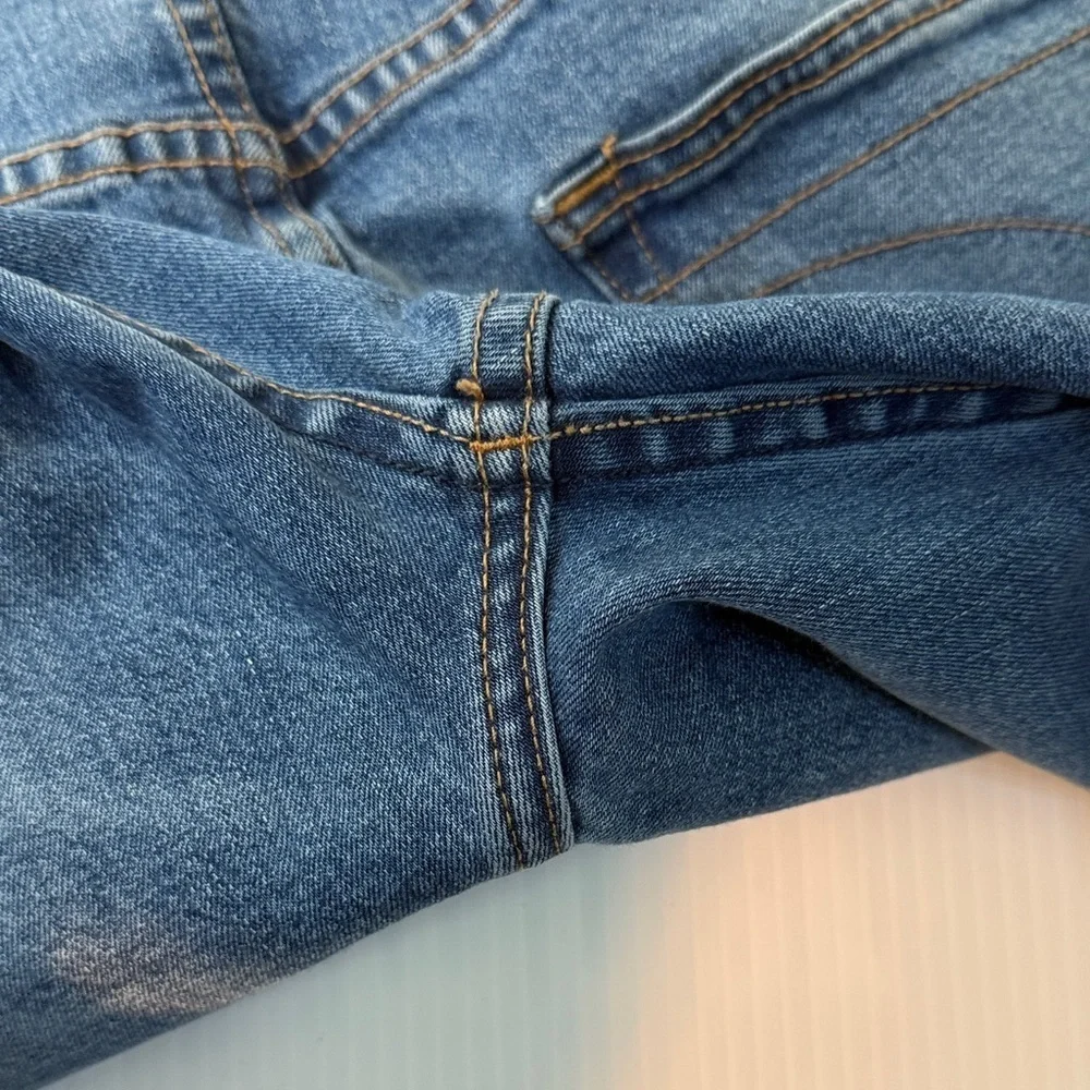 Calvin Klein Men's Light Blue Straight Jeans - Picture 6 of 9